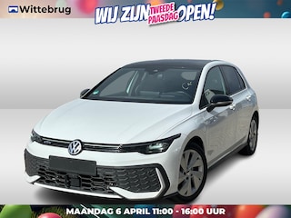 Volkswagen Golf 1.5 eHybrid 272pk GTE DSG Automaat BLACK STYLE / Panorama dak / LM 18 inch / Navigatie / Digital Cockpit / 360 Camera / Head up displ / Wegkl trekhaak Garantie tot 4-12-2029 / Max 100.000km