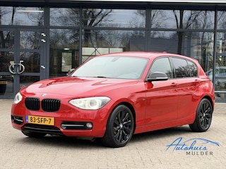 BMW 118i Sport Line | Airco | Sportstoelen | Navigatie | Bluetooth