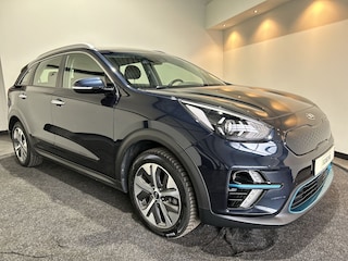 Kia Niro e-Niro DynamicLine 64 kWh | Voorstoel verwamd | Cruise control |