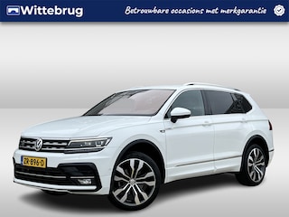 Volkswagen Tiguan 1.5 TSI Highline Business R 7p. / Pano / Leder / Navigatie / App connect / Camera / Parkeersensoren V+A / Dyn audio /