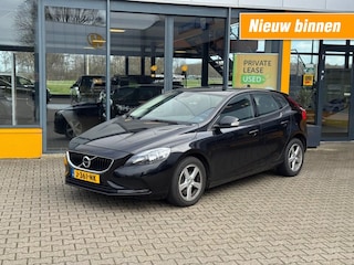 Volvo V40 1.5 T2 Momentum - stoelverwarming - camera - navi - sensoren