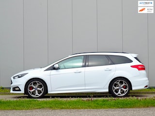 Ford Focus Wagon 2.0 ST 250Pk /// Recaro / Bijna alle opties!