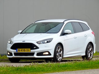 Ford Focus Wagon 2.0 ST 250Pk /// Recaro / Bijna alle opties!