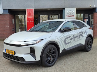 Toyota C-HR FIRST EDITION 77KWH WLTP-607KM EL-ACHTERKLEP PRIVACY-GLASS 18"LMV BLISS STOELVERW. P-SENSOREN WARMTEPOMP