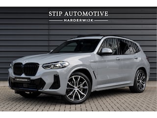 BMW X3 xDrive30e M Sport Shadow | Pano | ACC | Elek. Trekhaak | Camera | Live Cockpit Pro | 20'' Wielen |