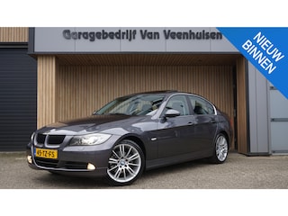 BMW 325i 218pk! E90 Sedan Handgeschakeld Schuif/kanteldak 18inch LM Xenon Clima Navi * 6-Cilinder*