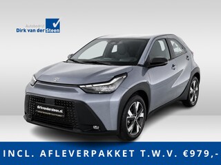 Toyota Aygo Hybrid 115 play | Achteruitrijcamera | Apple Carplay/Android Auto | Voorstoelen verwarmd | Carkit | DAB | LED |