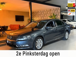 Volkswagen Passat 1.8 TSI Highline Trekhaak StoelVW PDC Cruise Clima Rijklaar