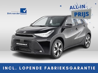 Toyota Aygo Hybrid 115 play | Achteruitrijcamera | Apple Carplay/Android Auto | Voorstoelen verwarmd | Carkit | DAB | LED |