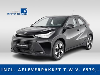 Toyota Aygo Hybrid 115 play | Achteruitrijcamera | Apple Carplay/Android Auto | Voorstoelen verwarmd | Carkit | DAB | LED |