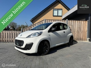 Peugeot 107 1.0 Black & Silver