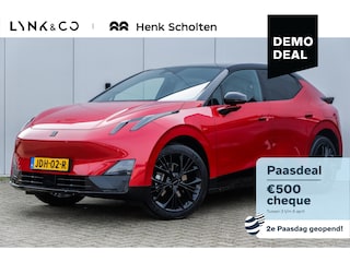 Lynk & Co 02 More 272PK 66 kWh | Panoramadak | 360 Graden Camera | Premium audio by Harman Kardon | Elektrisch bedienbare voorstoelen met geheugen | Keyless Entry | Getint glas | Adaptieve Cruise Control | Dodehoekassistent | Sfeerverlichting | Stuurwielverwarming | Stoelverwarming | 20 inch Black Edition velgen