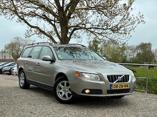 Volvo V70 2.5T Kinetic | LEder + Navi + Clima + Cruise nu €8.975,-!!