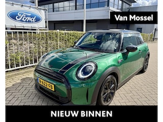 Mini Cooper 1.5 Camden Plus Edition Panorama Dak | Volledig lederen Bekleding