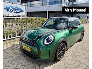 Mini Cooper 1.5 Camden Plus Edition Panorama Dak | Volledig lederen Bekleding