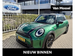 Mini Cooper 1.5 Camden Plus Edition Panorama Dak | Volledig lederen Bekleding