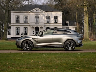 Aston Martin DBX 707 4.0 V8 | Facelift | Sports Plus Seats | Luchtvering | Stoelventilatie | Carbon! | Pano-dak