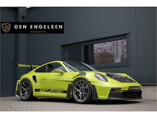 Porsche 911 4.0 GT3 RS | Weissach | PTS | Keramische PCCB | Lift | Exclusive Manufaktur €16.539 PTS | Sport Chrono | PDLS+ Black | 525PK | Alcantara | Carbon | 19/20" | Exclusive Design Achterlichten | 992 | GT3RS | Clubsport pakket | Camera | Sfeerverlichting | Apple & Android Carplay.