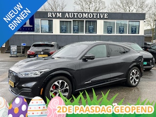 Ford Mustang Mach-E AWD 75 kWh SOH 95% |14.000KM!! VAN € 34.900,- VOOR € 31.877,- UW LENTEVOORDEEL € 3.023,-!| ORIG. NL NAP| EERSTE EIGENAAR| ELEKTRISCHE ACHTERKLEP| B&O| 360 CAMERA| STOEL + STUURVERWARMING| PANO