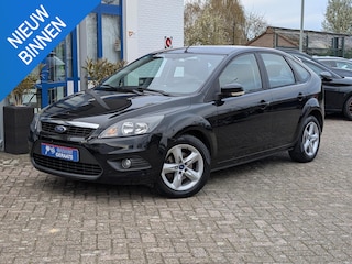Ford Focus 1.6 Titanium | Cruise Control, Parkeersensoren, Bluetooth, Airco, 5 deurs, 16 inch, weinig km!
