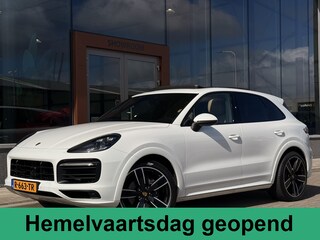 Porsche Cayenne 3.0 | SportDesign | Pano | Luchtvering | Adaptief cruise control | Stoelkoeling | 22" | 340PK