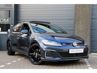 Volkswagen Golf 1.4 TSI DSG GTE Panorama dak | Full LED matrix | Keyless | 19" Pretoria | Vol in de opties! | MEER FOTO'S VOLGEN!