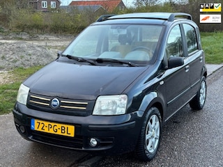 Fiat Panda 1.2 Class Stuurbekrachtiging Audio/CD Electric pakket Dakrails Electr. Schuif-/kanteldak LMV 14" Dealeronderhoud Nw Apk