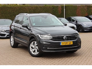 Volkswagen Tiguan 1.5 TSI Elegance / Trekhaak / Camera / Carplay / 18'' / Keyless / Stoelverwarming / DAB / ACC