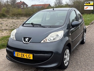 Peugeot 107 1.0-12V XS 5-Drs Airco Electric pakket Audio/CD ABS Colorpakket ABS EBD Getint glas Dealeronderhoud Nieuwe Apk!