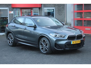 BMW X2 sDrive20i High Executive M-Sport HarmanKardon/NL Auto!!