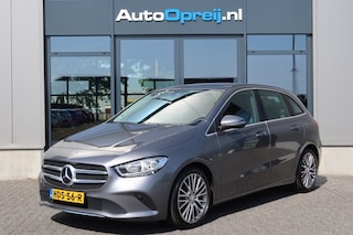 Mercedes-Benz B180 Premium Plus AUTOMAAT, NAVI, Camera, Trekhaak, half Leder