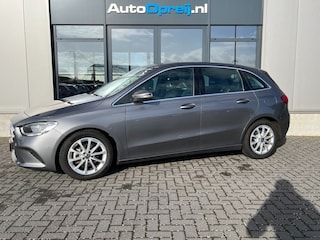 Mercedes-Benz B180 Premium Plus AUTOMAAT, NAVI, Camera, Trekhaak, half Leder