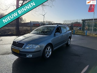 Skoda Octavia Combi 1.6 Ambiente NETTE AUTO RIJDT EN SCHAKELT GOED