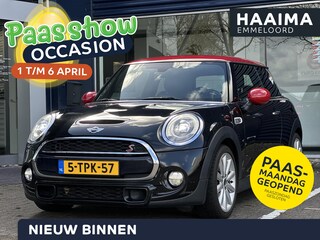 Mini Mini 2.0 | Sportstoelen | Stoelverwarming | Navigatie | Parkeersensoren | Cruise Control | Climate Control | Lichtmetalen velgen |