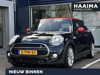 Mini Mini 2.0 | Sportstoelen | Stoelverwarming | Navigatie | Parkeersensoren | Cruise Control | Climate Control | Lichtmetalen velgen |