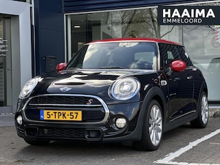 Mini Mini 2.0 | Sportstoelen | Stoelverwarming | Navigatie | Parkeersensoren | Cruise Control | Climate Control | Lichtmetalen velgen |