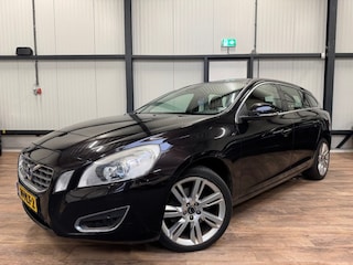Volvo V60 1.6 T4 Summum