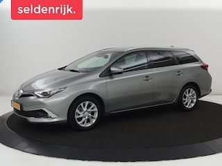 Toyota Auris 1.8 Hybrid Executive | 1e eigenaar | Stoelverwarming | Camera | Keyless | Navigatie | Climate control | Cruise control | Parkeerhulp | Bluetooth