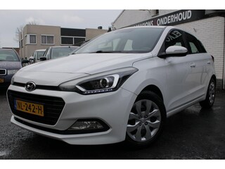 Hyundai i20 1.0 T-GDI Comfort | Airco | Cruise control | Navi | Parkeersensoren & Camera | Elec ramen |Trekhaak