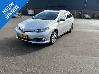 Toyota Auris TOURING SPORTS 1.8 HYBRID EXECUTIVE I 2E PAASDAG OPEN I AUTOMAAT I TREKHAAK I P-CAMERA I CLIMATE CONTROL