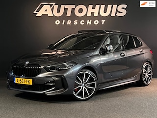 BMW 120i High Executive Edition M Pano/ M stoelen/ 19"/ PDC/ Led/ Navi/ Ambient
