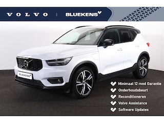 Volvo XC40 T5 Recharge R-Design - IntelliSafe Assist & Surround - Adaptieve LED koplampen - Parkeercamera achter - Verwarmde voorstoelen & stuur - Parkeersensoren voor & achter - Elektr. bedienb. voorstoelen met geheugen links - Draadloze tel. lader - Extra getint glas - 19' LMV