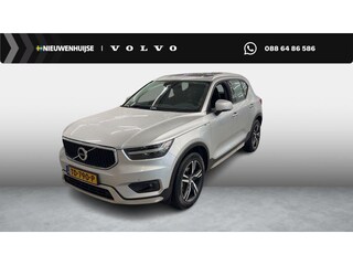 Volvo XC40 1.5 T3 Momentum | Navigatie | Achteruitrijcamera | Trekhaak | Panoramadak | Stoelverwarming | Lichtmetalen Velgen | Parkeersensoren