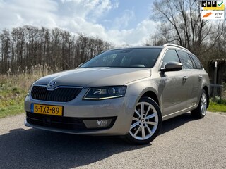 Skoda Octavia Combi 1.4 TSI Greentech Elegance Businessline / NL Auto / Automaat / Airco / Navi / Elektrische Achterklep Trekhaak