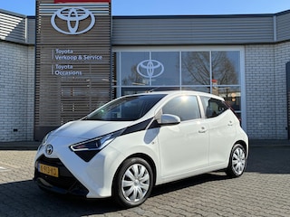 Toyota Aygo PLAY APPLE/ANDROID AIRCO CAMERA EL-RAMEN DAB+ NL-AUTO