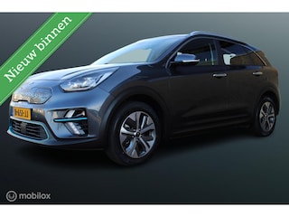 Kia Niro e-Niro ExecutiveLine 64 kWh, SOH 100% Stoel-stuurverwarming, Leer, Navi, App connect, Cruise, Clima, Pdc voor + achter + Camera