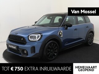 Mini Countryman 1.5 Cooper S E ALL4 | Panoramisch Glazen Schuif-/Kanteldak | Head-up Display | Camera | 18" LMV | Full-Map Navigatie | Licht- & Regensensor | Cruise Control | LED-Verlichting | Sportstoelen | Apple Carplay & Android Auto