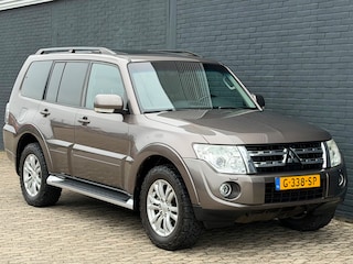 Mitsubishi Pajero 3.2 DI-D Instyle NAVI LEER PANO TREKHAAK TOPSTAAT 7 PERSOONS