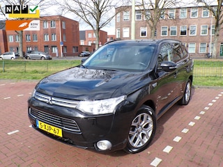 Mitsubishi Outlander 2.0 PHEV Executive Edition navigatie telefoon cruisecont camera org km nap....