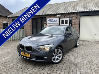 BMW 118d Business+ Sportstoelen Trekhaak